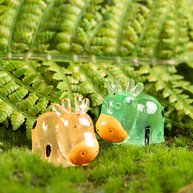 Glow-in-the-dark Cow Resin Pendant Miniature Landscape Cartoon Cute Luminous Animal Accessories Decorative Arts and Crafts