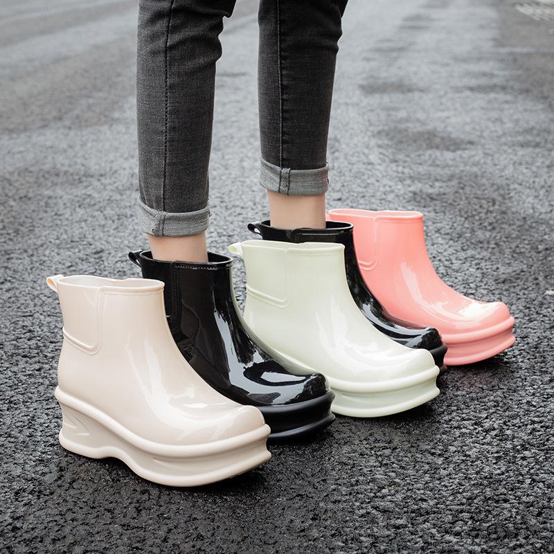New Women's Plus Velvet Warm Mid-Calf Waterproof Rain Boots - Fashionable Outdoor Rubber Work Shoes