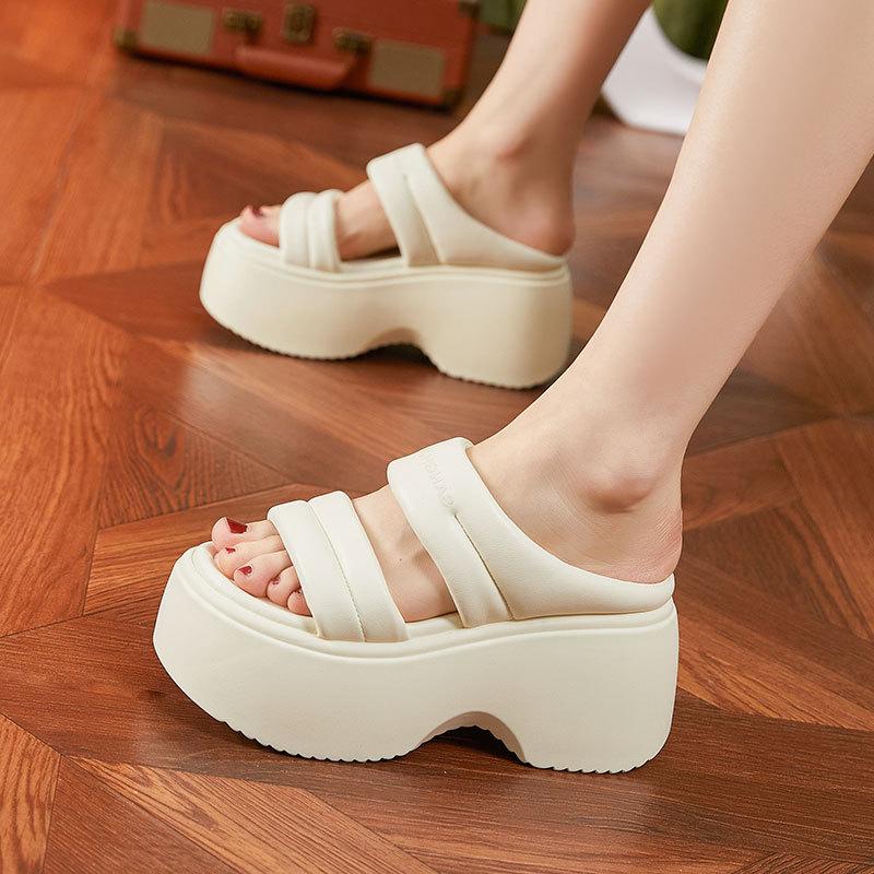 Platform sandals women's summer fashion outer wear 2025 new European station muffin fashion versatile height increase cool slippers