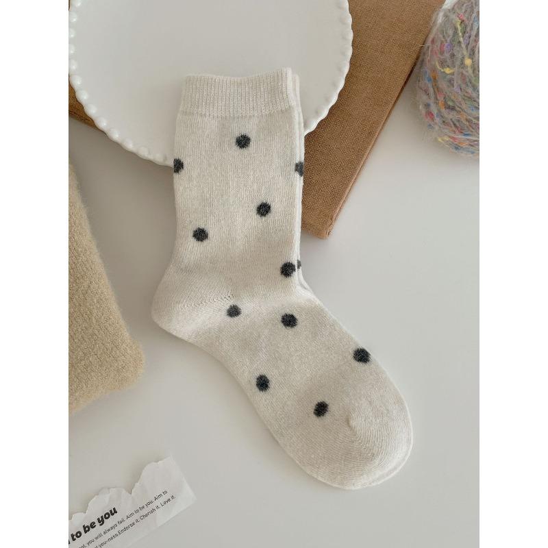 Thick and Warm Wool Socks for Women In Autumn and Winter, with Black Fungus Edges, Boneless Pile Socks and Stripes