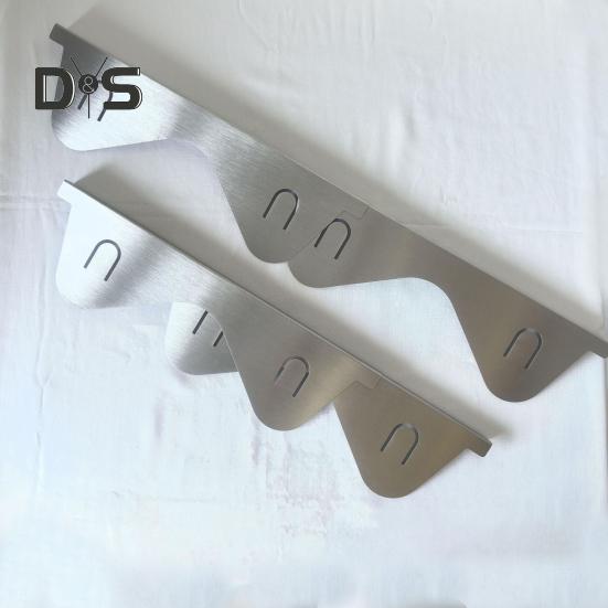 2Pcs Stainless Steel Stove Gap Cover Adjustable Length Stove Gap Filler Heat Resistant Kitchen Oven Counter Side Gap Filler Kit Range Trim Guard