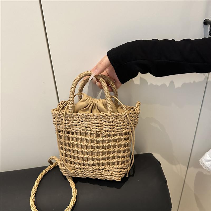 

Weaving pastoral style versatile personality small square bag women s leisure commuting shopping fashion design temperament messenger bag хаки