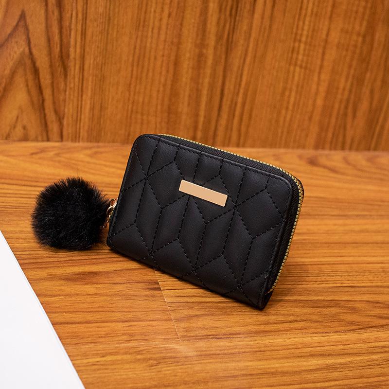 

New women s short wallet, multi-card zipper clutch bag, rhombus hairball change women s bag 12*2.5*9 чёрный