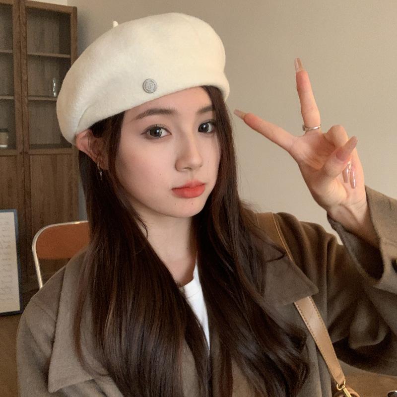 Autumn and winter beret small round label temperament wool hat female face small high quality elegant warm painter hat light luxury