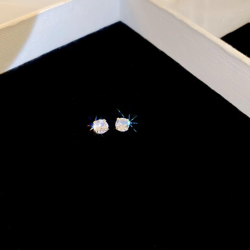 Silver Needles, Ear Holes, No Removal of Cochlear Earrings, Women's Zircon Super Flash Earrings, Women's Niche High-end Small Bone Earrings.