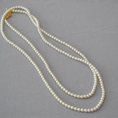 Elegante collana con perle francesi lucide per le donne