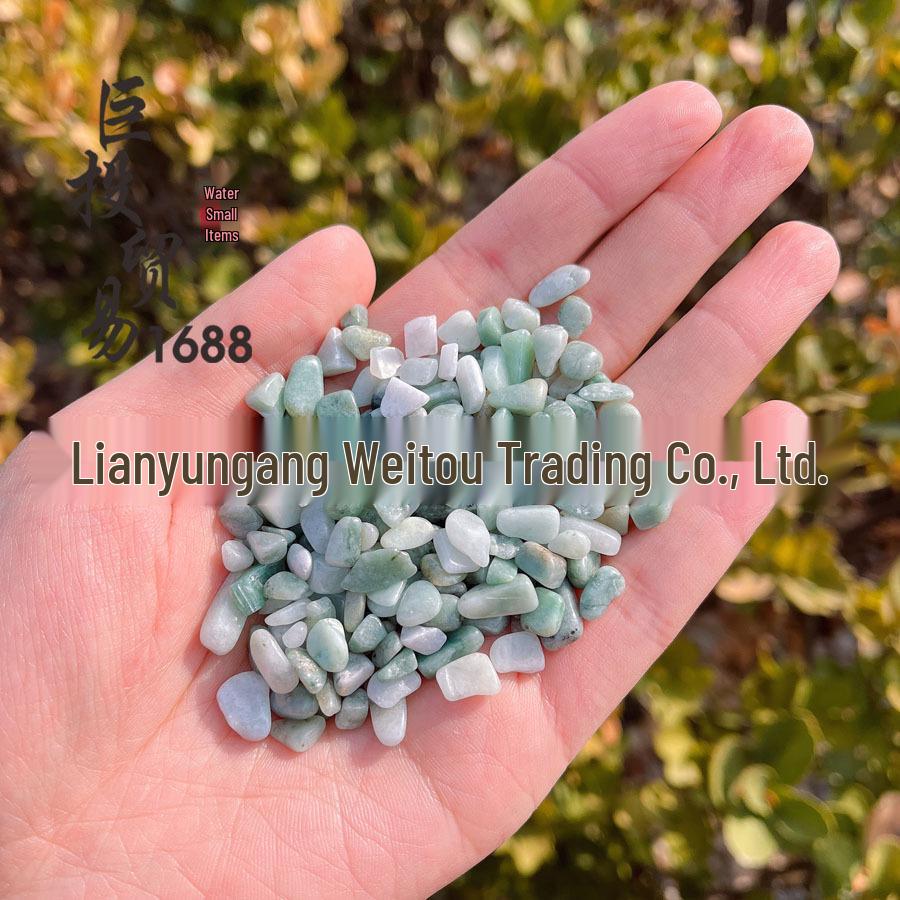 Natural Emerald Gravel Ornament for Bonsai, Fish Tank, Nail Art, Phone Case, and Decoration