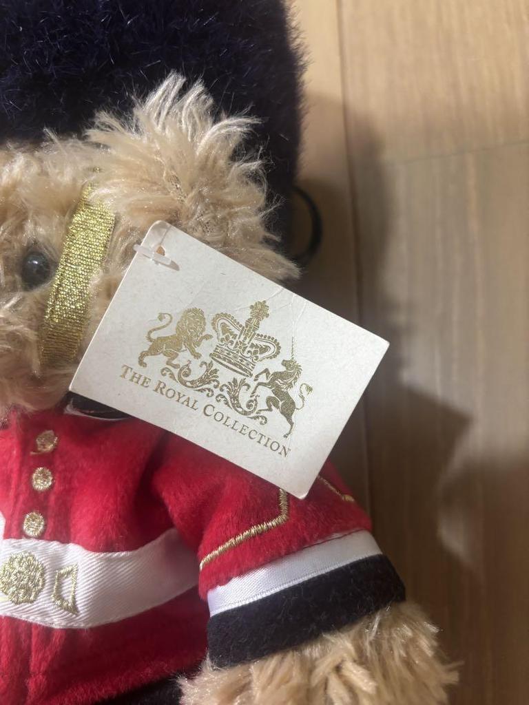 [USED] Teddy bear, England, Buckingham Palace