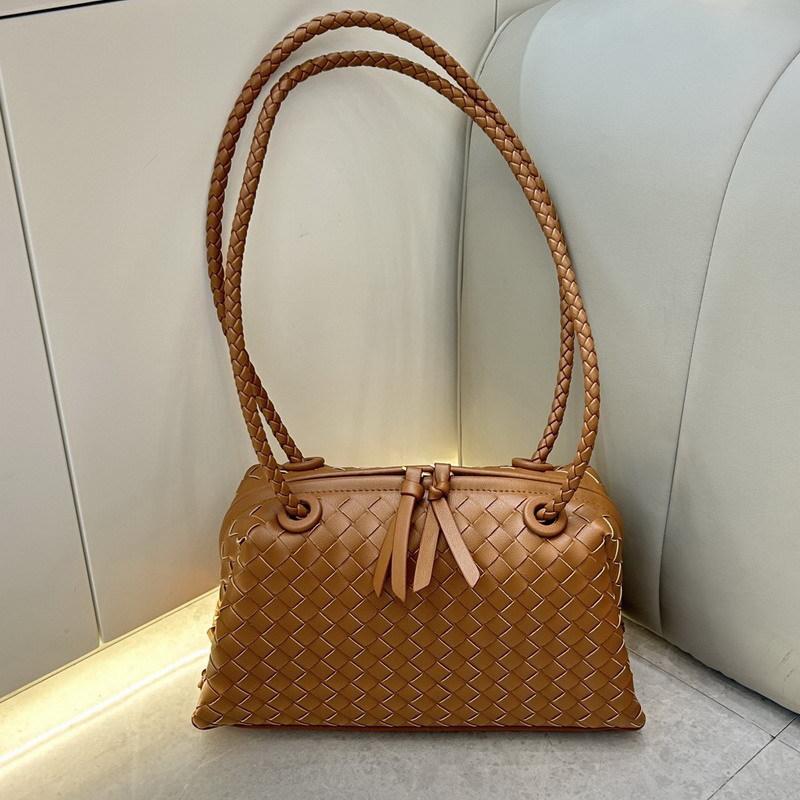 New leather hand-woven bag, high-end handbag, pillow bag, small square bag, shoulder messenger bag, women's bag.
