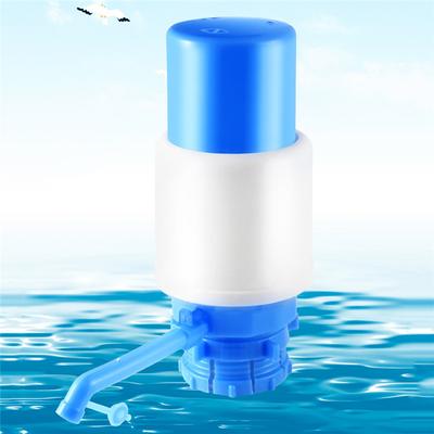 Dispensador portátil de agua embotellada con prensa manual, tubo extraíble y bomba manual de vacío innovadora.