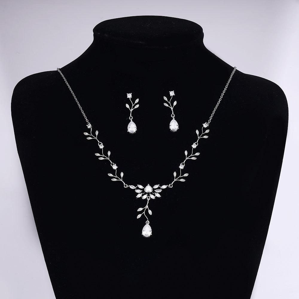 Zirkonia Blumenkette Damen Braut Hochzeitskleid Europäisches und Amerikanisches Blumenohrringe Set