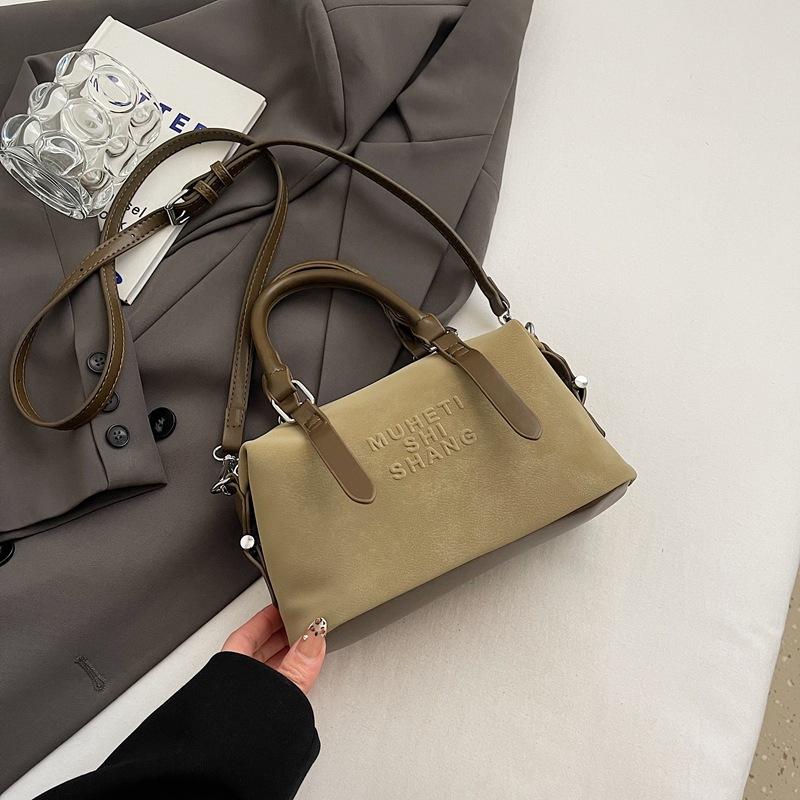 Vintage matte bag women's 2025 new commuter versatile messenger bag premium sense portable Boston bag pillow bag