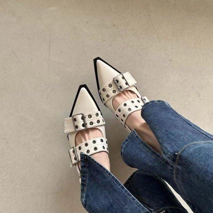Baotou Sandalen Damen Frühling neue spitze Mary Jane Schuhe Retro Übergröße Einzelne Schuhe