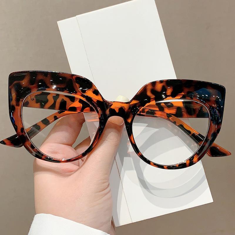 Retro UV400 Cateye Sunglasses Oversized Black Frame Women Summer Shades Female Fashion Glasses
