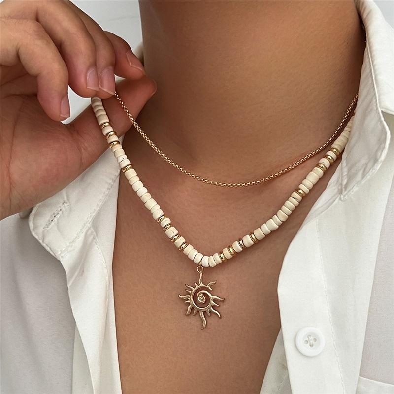 European And American Men's Necklace Beach Vacation Style Coconut Shell Beaded Light Luxury High-end Sun Pendant Clavicle Chain Jewelry