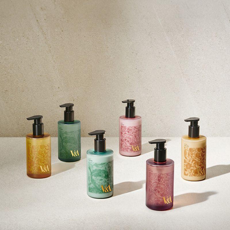 Выберите один ароматизированный гель для душа или лосьон для тела Body Lotion Fresh Bouquet