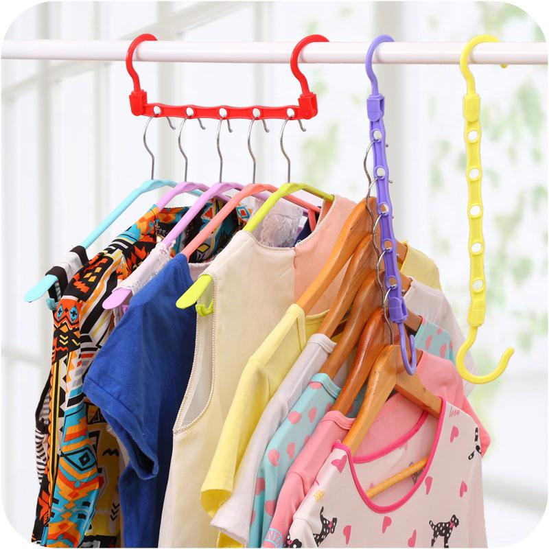

Multi Functional Five Hole Windproof And Anti Slip Clothes Hanger, Wardrobe Classification, Drying Clothes Hanger, Storage Rack 5pcs