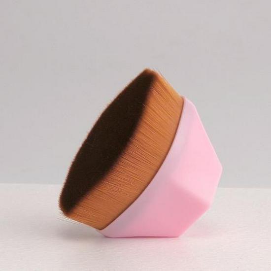 No. 55 Traceless Foundation Brush – Soft, Portable Makeup Brush Perfect for Beginners, Designed Without Liquid Foundation for a Flawless Finish.