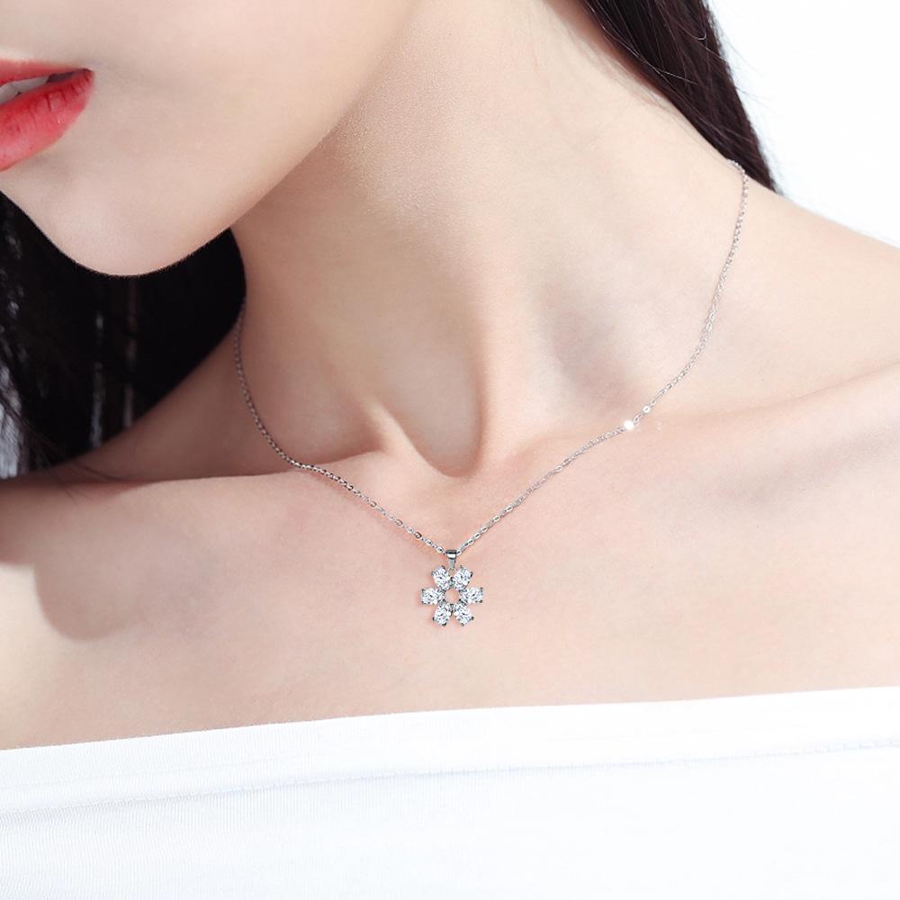 Ladies 925 Sterling Silver Flower Necklace Women's Premium Sense Oval Zircon Petal Pendant Clavicle Chain