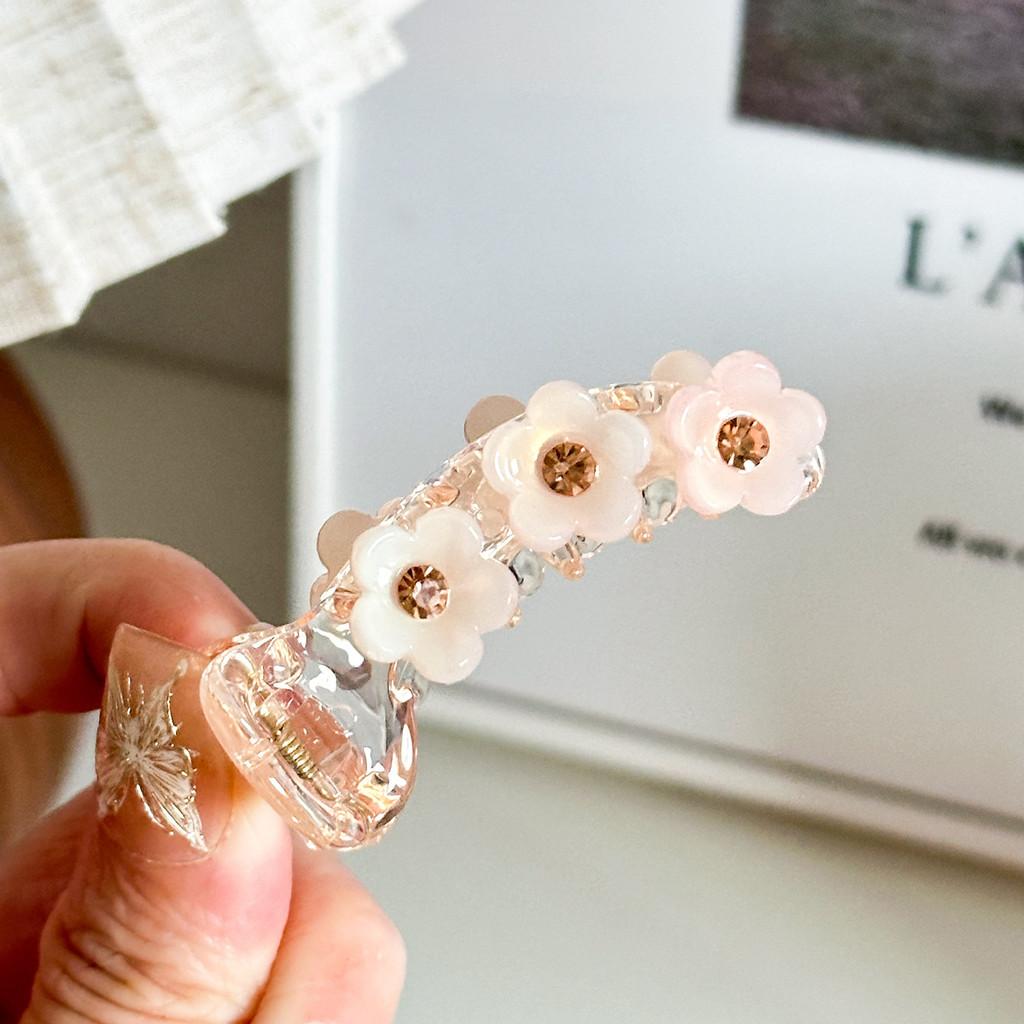 Elegant Mini Banana Hair Clip With Charming Butterfly And Floral Designs For Fashionable Hairstyles