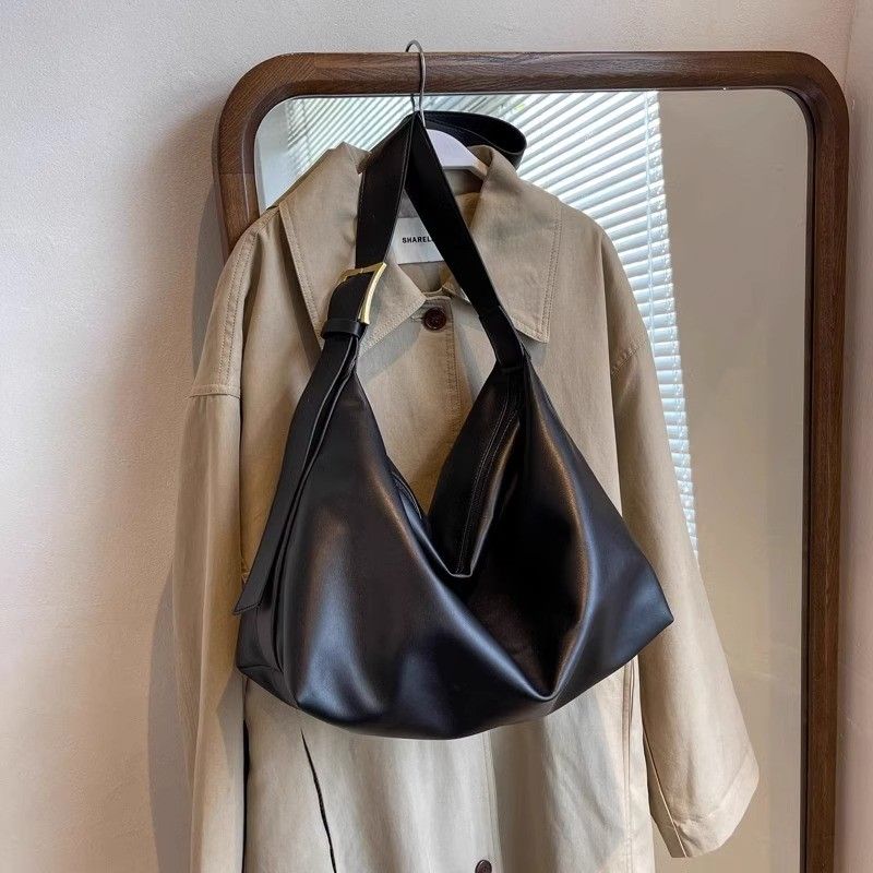 

Zhao Zhaoyi Same Style Large Capacity Tote Bag Women s 2025 New High-Grade Genuine Leather Commuter Women s Bag Messenger Bag