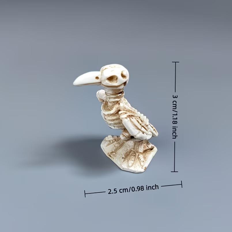 Skull Crow Miniature Model Vintage Gothic Resin Statue Tiny Ornament for Halloween Dollhouse Bar Counter Decor