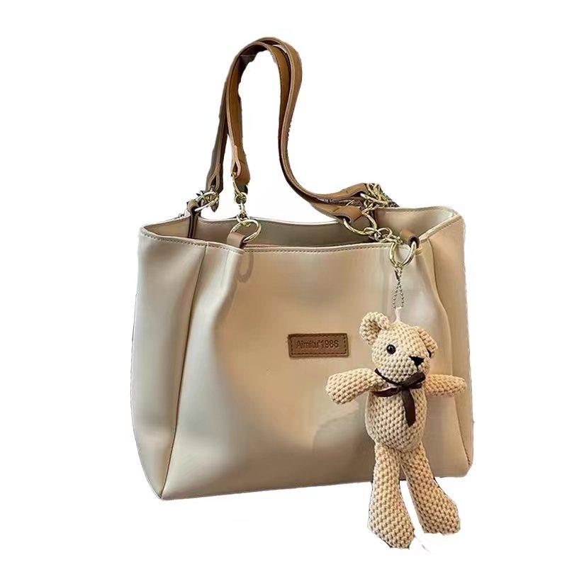 Women's Bag 2024 New Style Fashion Texture Trend Leisure Bear Cute Pendant Large Capacity Tote Bag