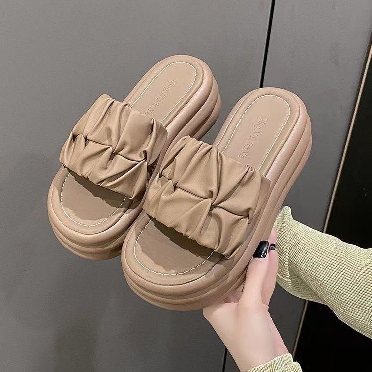 One-word drag women's high-end sense of explosion outside 2024 summer new stepping on shit muffin fashion heightening thick-soled slippers