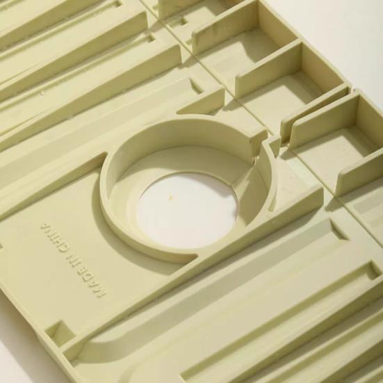 Silicone Sink Splash Guard Mat Quick-Drying Non-Slip Counter Protector Cut-to-Fit Faucet Splash Protector Multi-Purpose Pad for Kitchen Bathroom