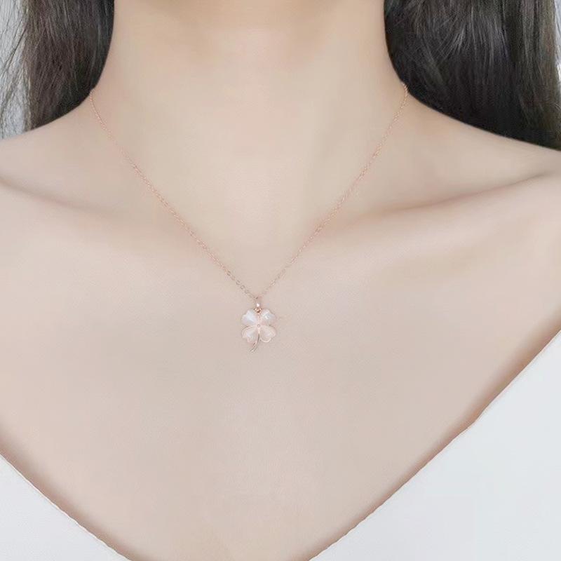 Necklaces for Women Korean Fashion Sexy Female Clavicle Chain Jewelry Simple Four-leaf Clover Cat's Eye Stone Collarbone Chain