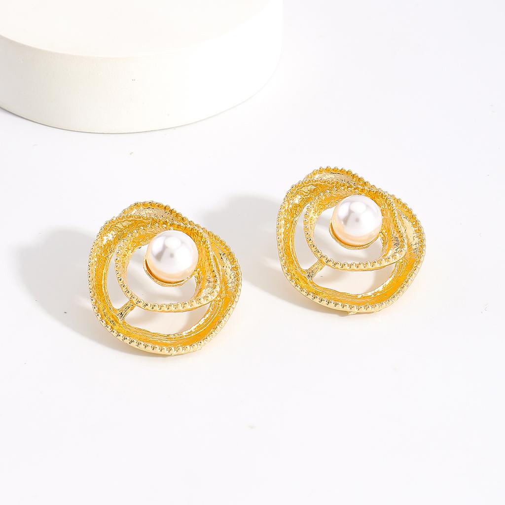 French vintage imitation pearl temperament stud earrings irregular round niche earrings daily casual versatile earrings