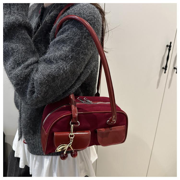 Retro Faux Suede Shoulder Bag for Women 2026 New Commuter Crossbody Purse Fashionable Handheld Underarm Bag CLE