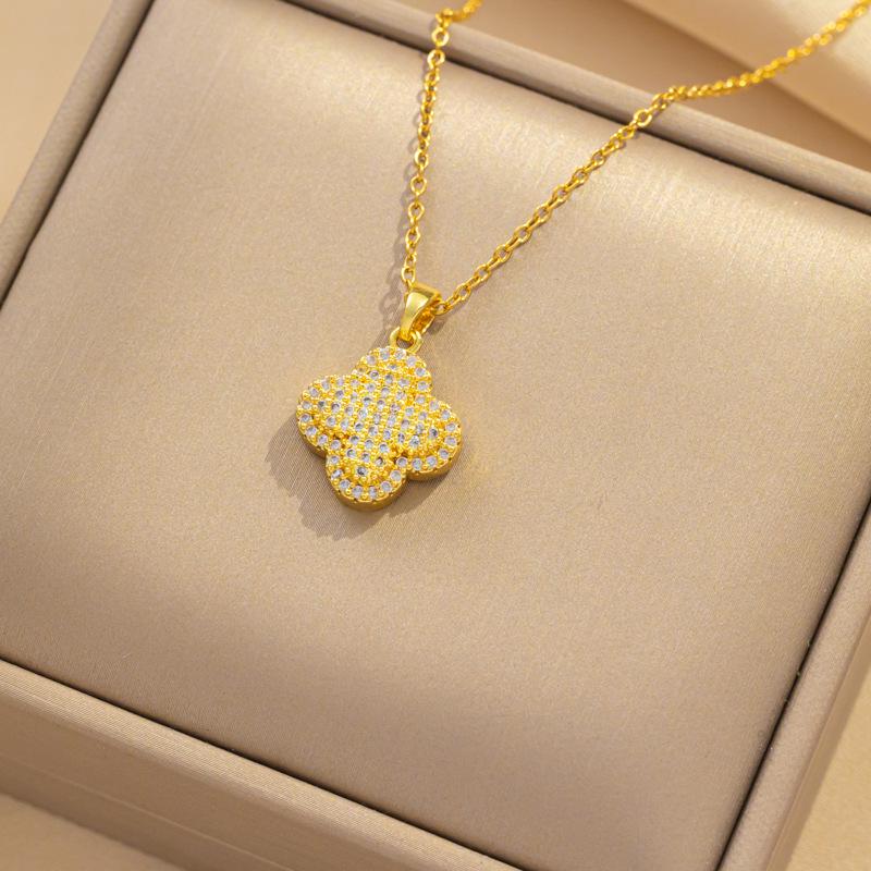 Luxurious Zirconia Four-Leaf Clover Necklace: Elegant High-End Fashion Pendant for Women