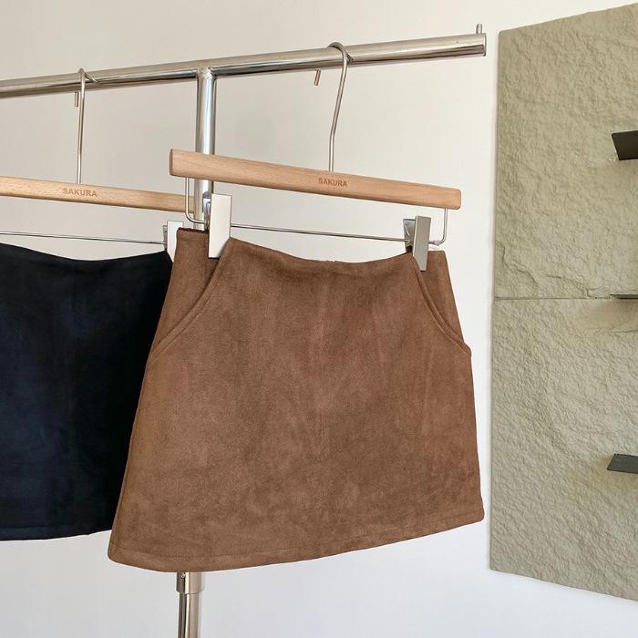 

Coffee-colored Korean Style Suede Plush Bodycon Mini Skirt - Thickened, Low-Waist, Hip-Hugging, 280g, Perfect for Autumn/Winter. Small
