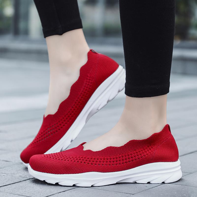 2025 new fashion fly-woven mesh women's shoes cover feet and pedal lazy sports mother outdoor hiking shoes