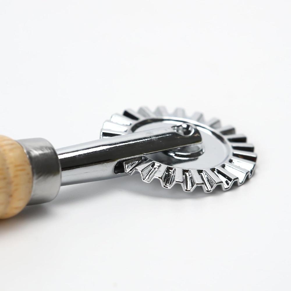 Manual Pizza Lace Rolling Wheel Handheld Wooden Handle Pie Embossed Edge Cutter Zinc Alloy Side-Embossed Biscuit Mold Dumpling