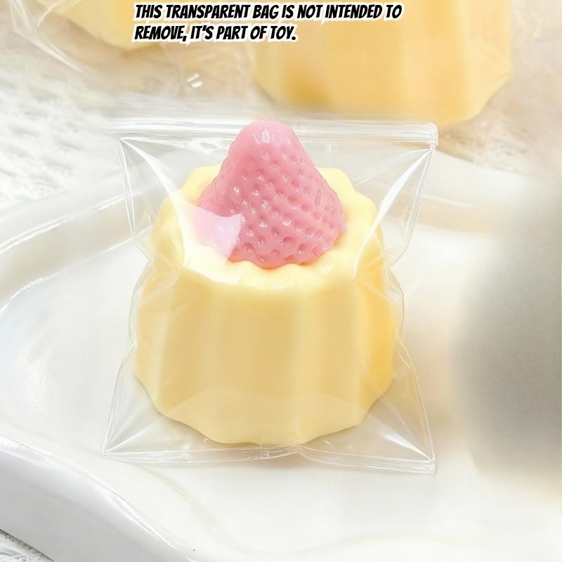 

1PC Yellow Pudding Strawberry Squishy Toy, Soft Slow Rise Stress Relief Desk Decor, Funny Prank Gift for Kids Adults Christmas світло-сірого кольору
