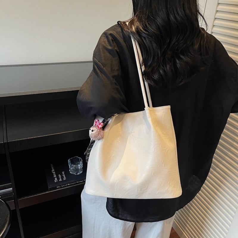 Retro bag women's large-capacity new autumn and winter versatile shoulder bag popular texture commuter tote bag