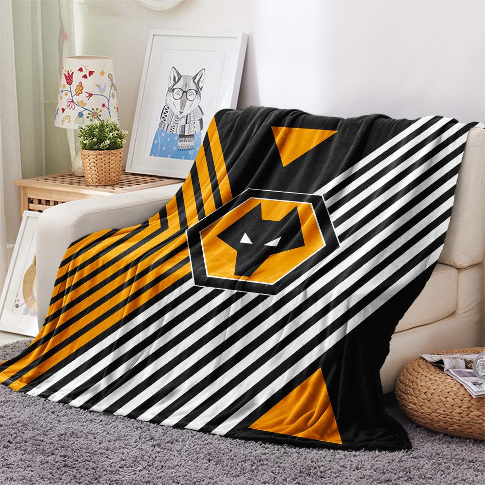 Wolves Flannel Blanket, High quality Comfortable for All Seasons, Home Decor, Warmth and Comfort