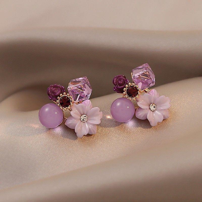 Süße kleine weiße Blume Ohrstecker für Damen Runde Strasssteine Ohrringe Trendiger Süßer Schmuck Geschenk