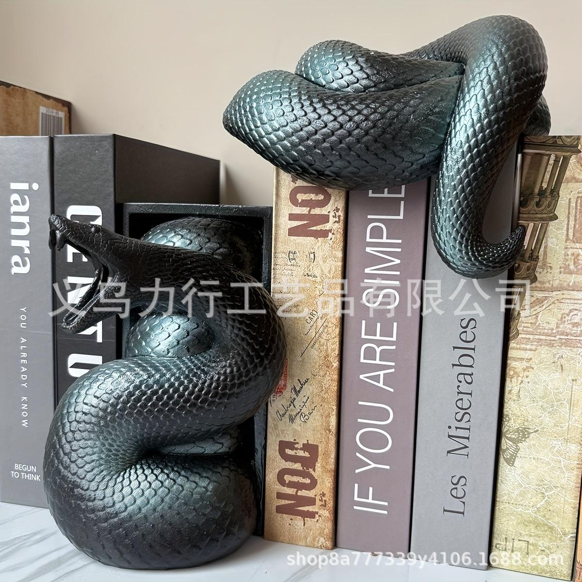 

Resin Dragon Snake Bookend Kasai Dragon Bookshelf Decor Fantasy Book Corner Sculpture American Style Home Ornament
