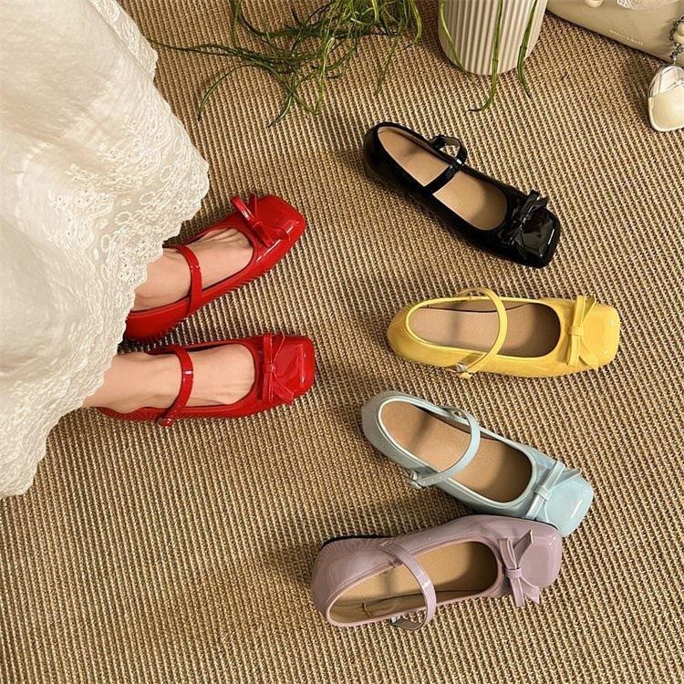 

Bow square head shallow mouth one word belt single shoes with skirt Mary Jane shoes women s shoes summer new models 35 жовтий