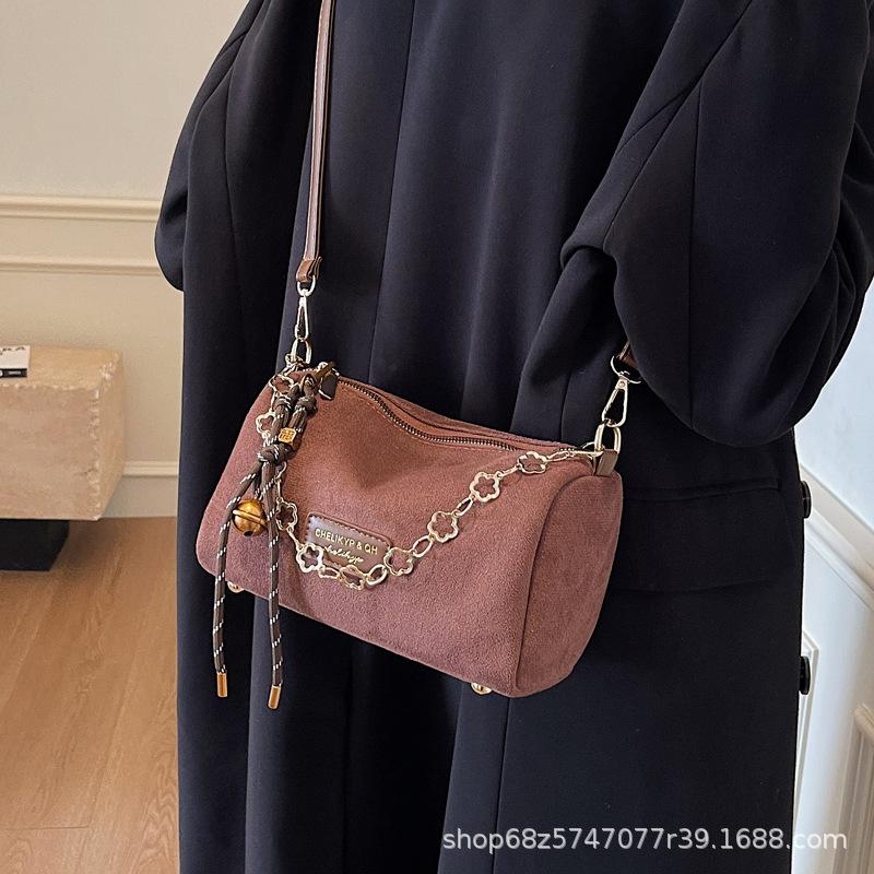 Feeling foreign niche underarm bag women's 2025 new autumn and winter versatile ins one-shoulder crossbody chain trendy pillow bag