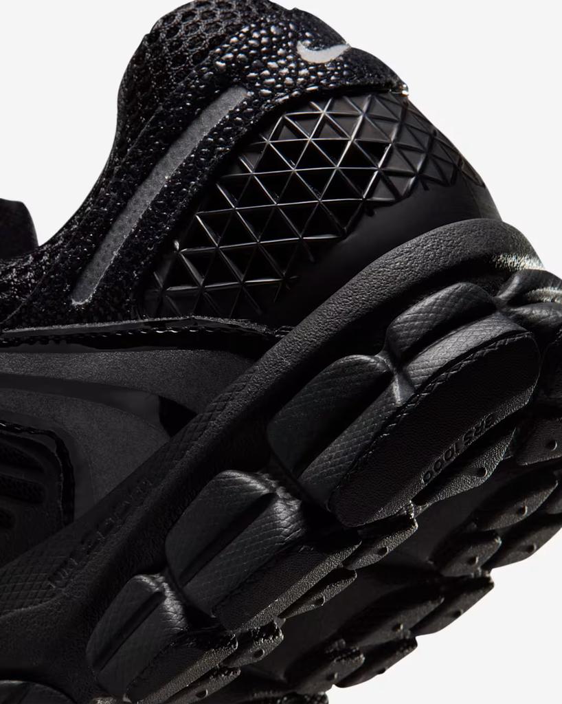 II6236-001 Nike Zoom Vomero 5 Black (Women's)