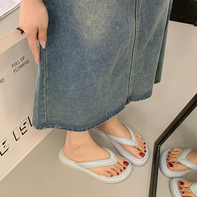 Fashion Shoes Woman 2025 Slippers For Swimming Pool Luxury Slides Rubber Flip Flops Pantofle Beach Designer Summer Hawaiian Flat Soft