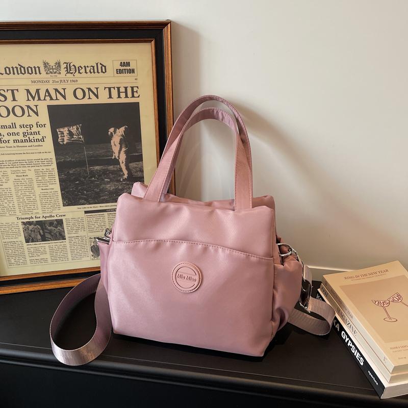 Lightweight Large Capacity Shoulder Bag Women's Waterproof Nylon Tote Bag