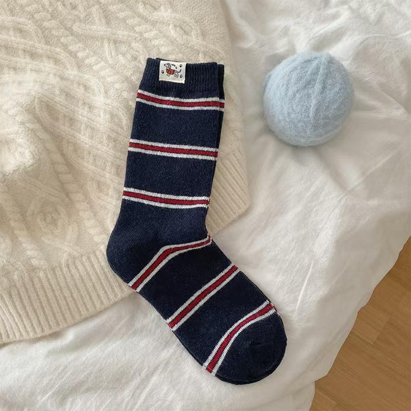 Ladies Autumn and Winter Warm Retro Trend Puppy Striped Polka Dot Double Rotits Twist Wool Mid Barrel Pile Socks
