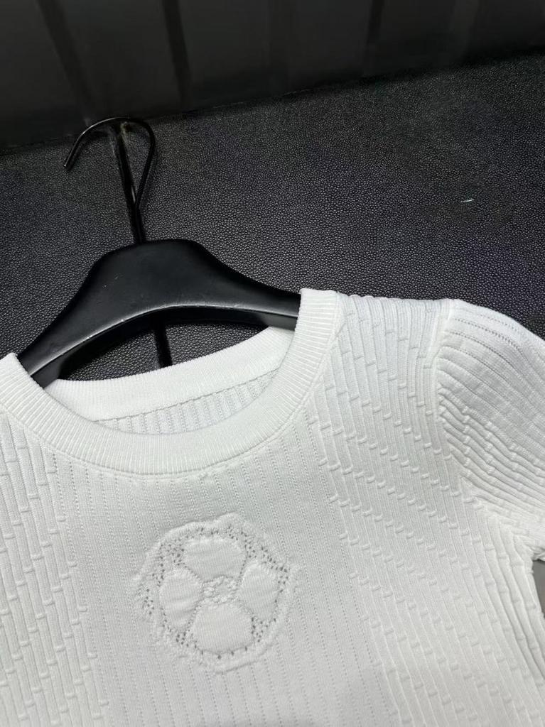 Xiangjia Embossed Floral Knit Round Neck Short Sleeve Casual Top - European Style Spring Arrival