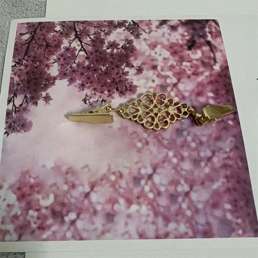 

Кардиган с пряжкой в винтажном стиле и зажим для шали