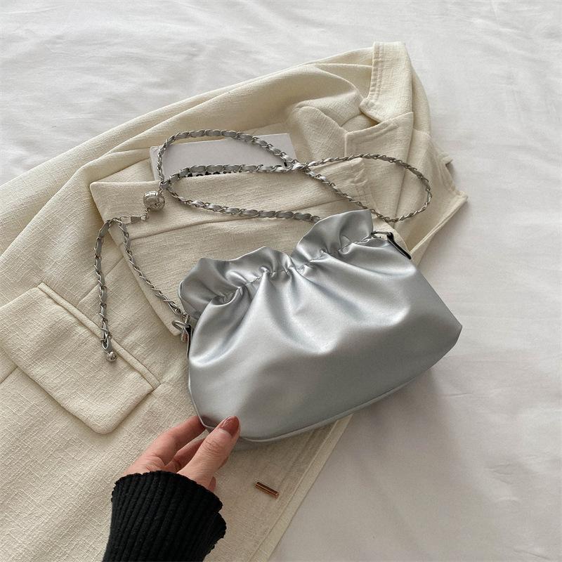 French Women's Crossbody Bag Fashion Shoulder Bucket Bag Pure Colour Leisure Large Capacity Women's Bag Chain Decoration PU